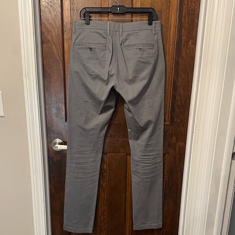 2/$20 Goodfellow & Co Men's Hennepin 32X34 Slim Straight Leg Charcoal Chinos - Picture 4 of 4